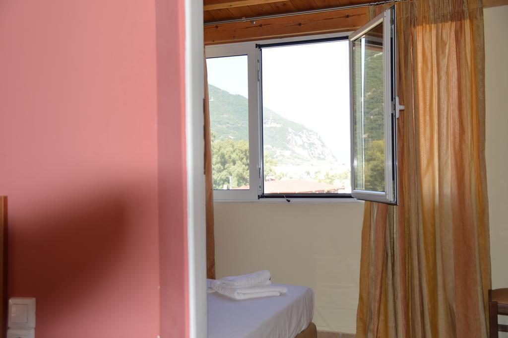 Marvi Hotel Kamena Vourla Ngoại thất bức ảnh