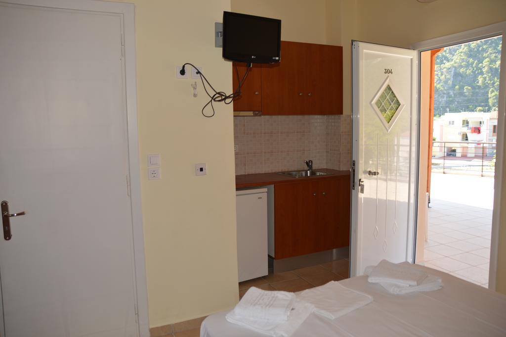 Marvi Hotel Kamena Vourla Ngoại thất bức ảnh